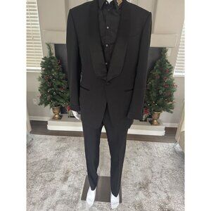 Tom Ford James Bond "Jaws" Tuxedo Black Peak Lapel Suit Made in Italy Size 54